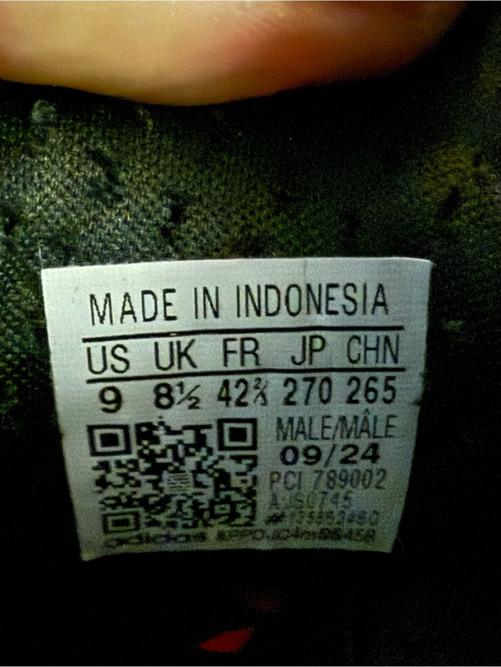 adidas SL-72 Men’s Gray and Red Retro Sneakers - Picture 3 of 7
